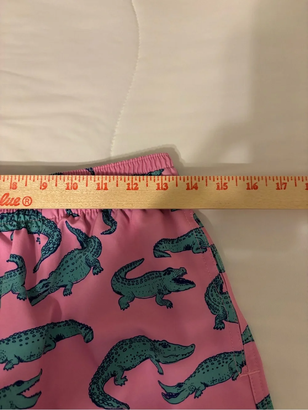 Chubbies Swim Trunks Men’s M Pink Alligator Crocodile Print 5.5” Inseam